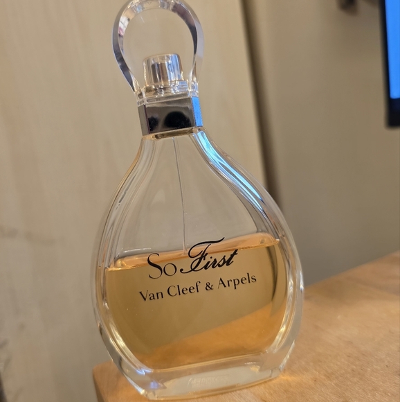 So First By Van Cleef & Arpels Eau De Parfum Spray For Women 3.3oz/100ml - Picture 1 of 6